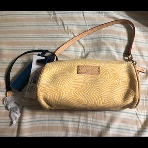 NWT Dooney & Bourke Barrel Bag/Purse